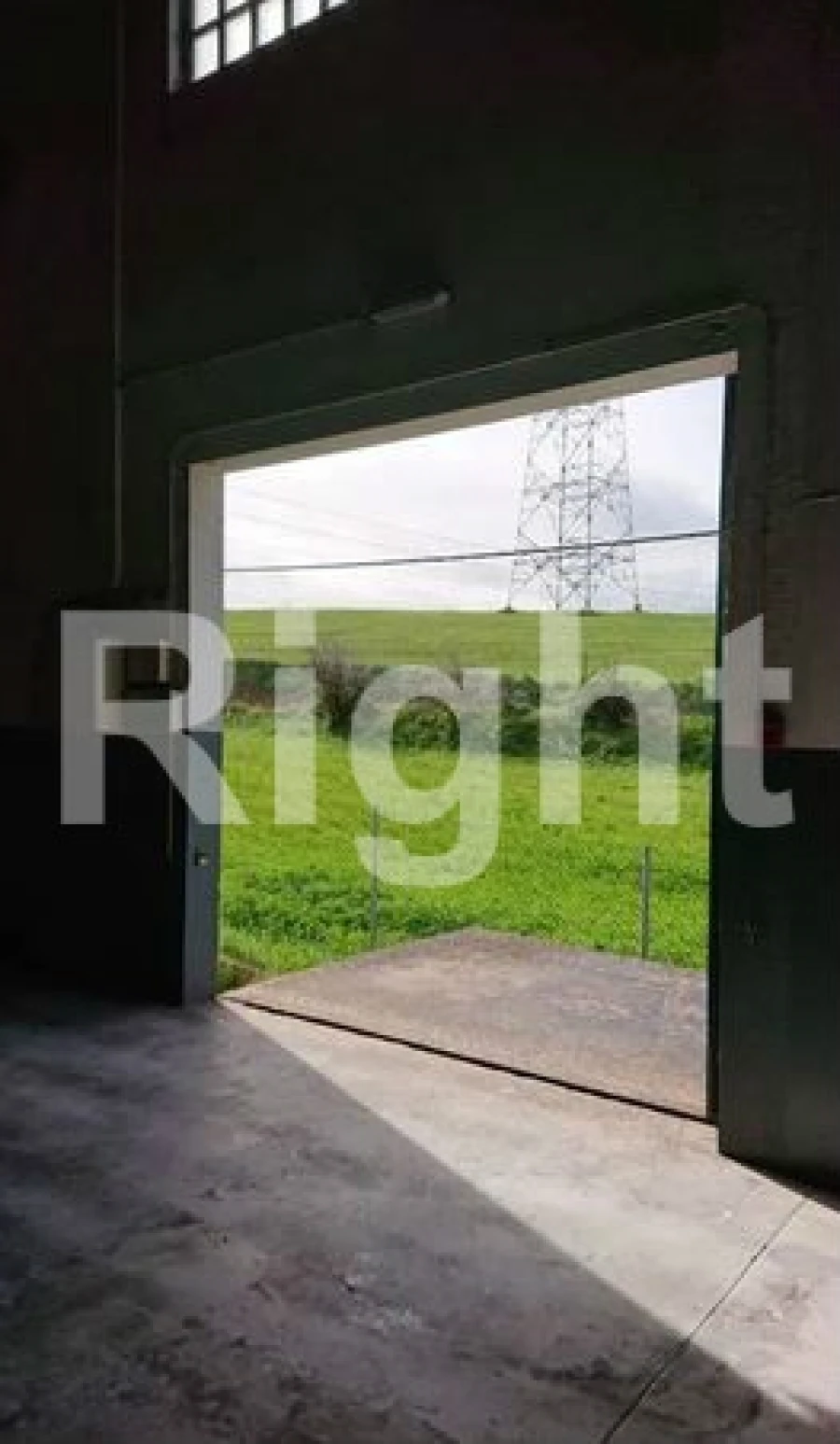 Armazém para Arrendamento em Santiago dos Velhos Foto 6