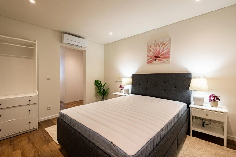 Apartamento T2 para Venda em Cedofeita, Santo Ildefonso, Sé, Miragaia, São Nicolau e Vitória Foto 4