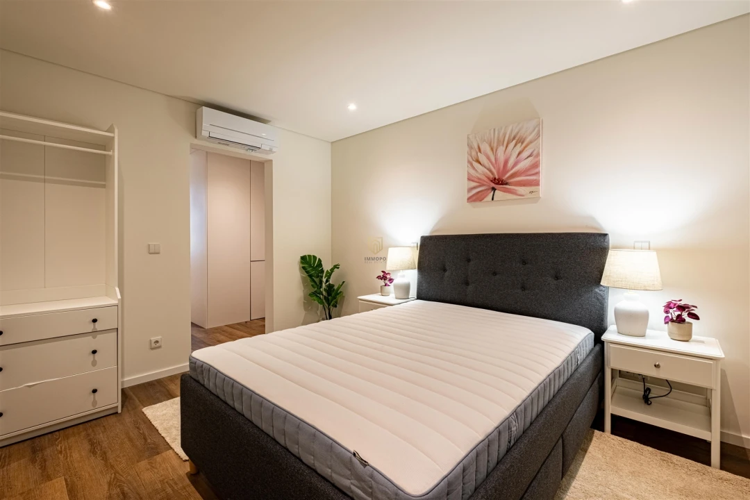Apartamento T2 para Venda em Cedofeita, Santo Ildefonso, Sé, Miragaia, São Nicolau e Vitória Foto 4