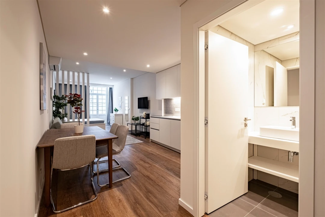 Apartamento T2 para Venda em Cedofeita, Santo Ildefonso, Sé, Miragaia, São Nicolau e Vitória Foto 2