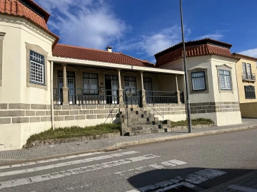 Moradia T5 para Venda em São Felix da Marinha