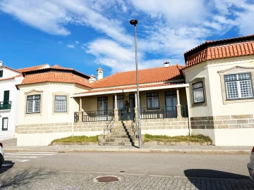 Moradia T5 para Venda em São Felix da Marinha