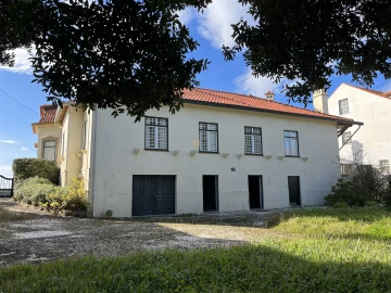 Moradia T5 para Venda em São Felix da Marinha