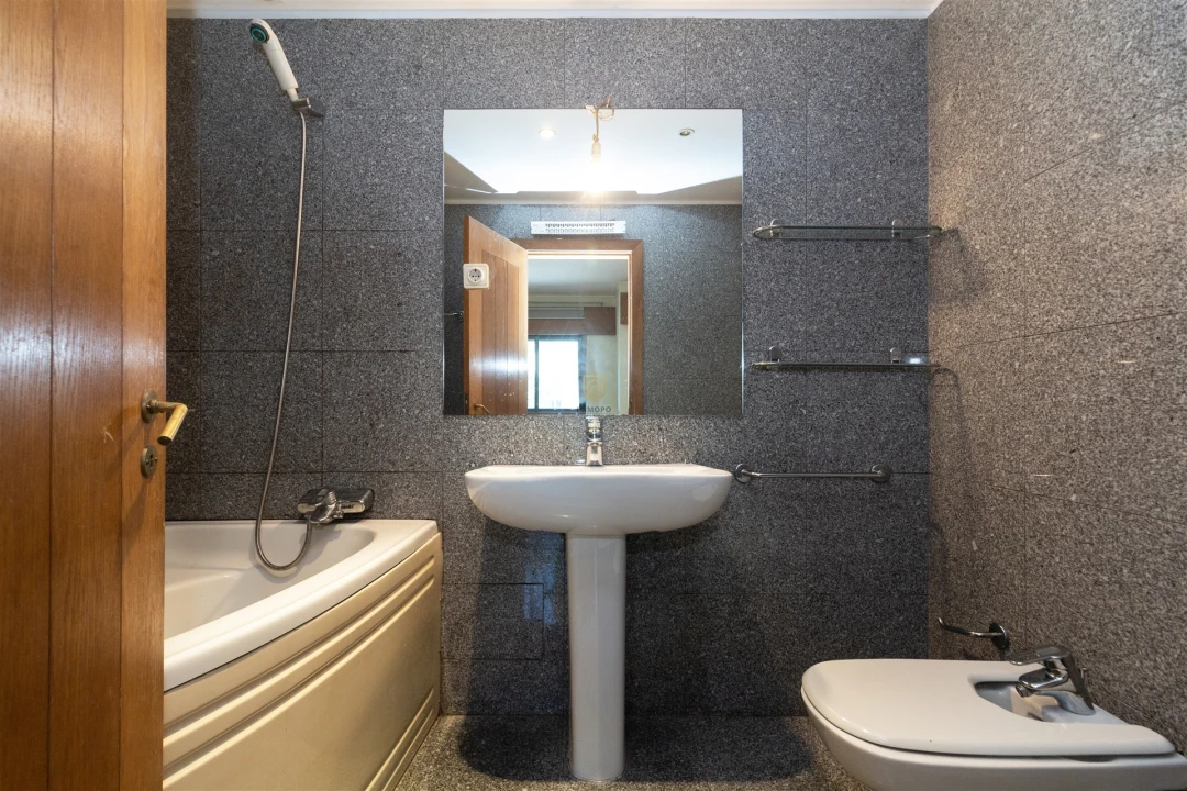 Apartamento T4 para Venda em Aldoar, Foz do Douro e Nevogilde Foto 21