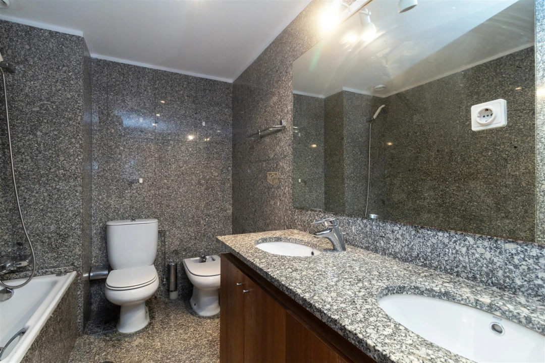 Apartamento T4 para Venda em Aldoar, Foz do Douro e Nevogilde Foto 23