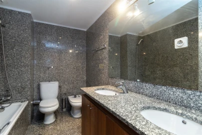 Apartamento T4 para Venda em Aldoar, Foz do Douro e Nevogilde