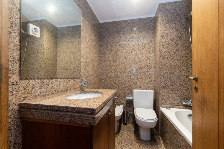 Apartamento T4 para Venda em Aldoar, Foz do Douro e Nevogilde Foto 22