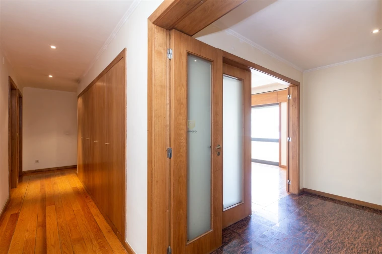 Apartamento T4 para Venda em Aldoar, Foz do Douro e Nevogilde Foto 14