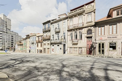 Prédio para Venda em Lordelo do Ouro e Massarelos