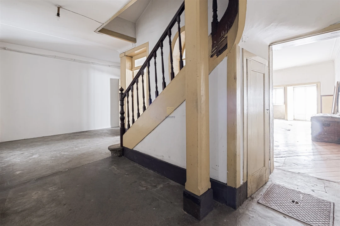 Prédio para Venda em Lordelo do Ouro e Massarelos Foto 28