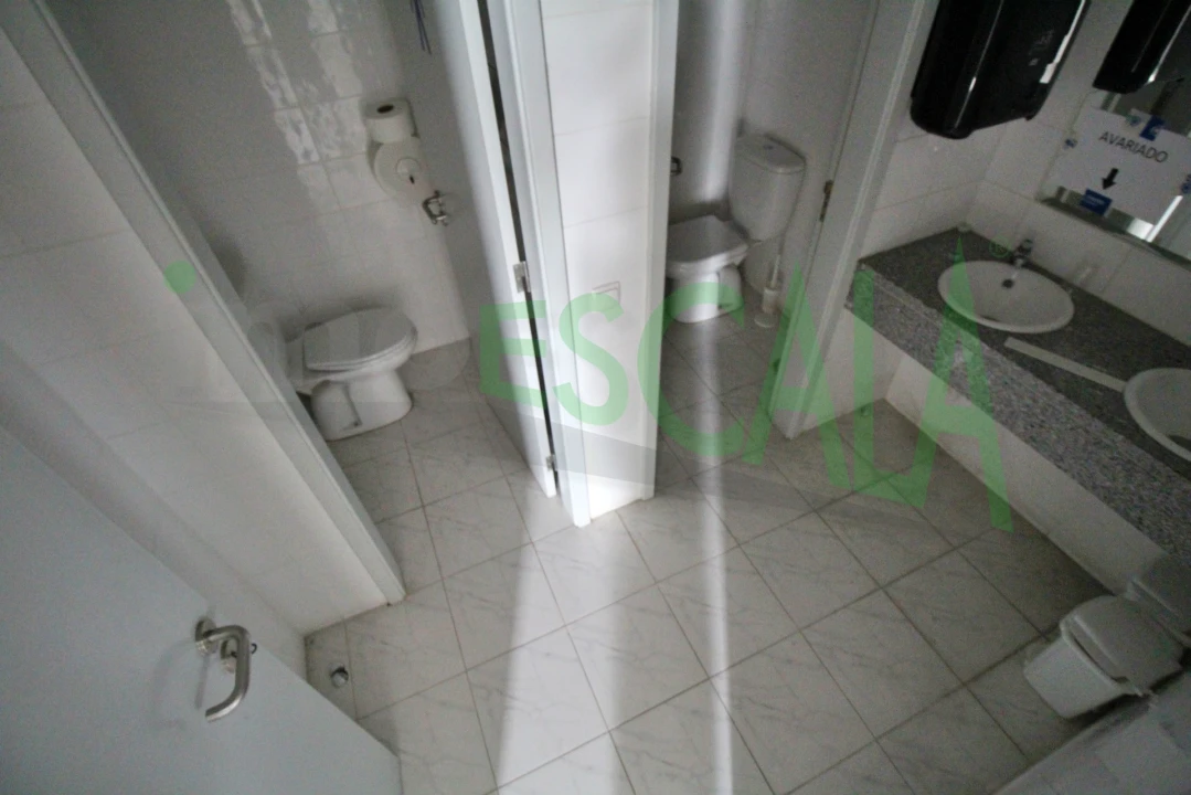 Armazém para Venda em Salvaterra de Magos e Foros de Salvaterra Foto 20