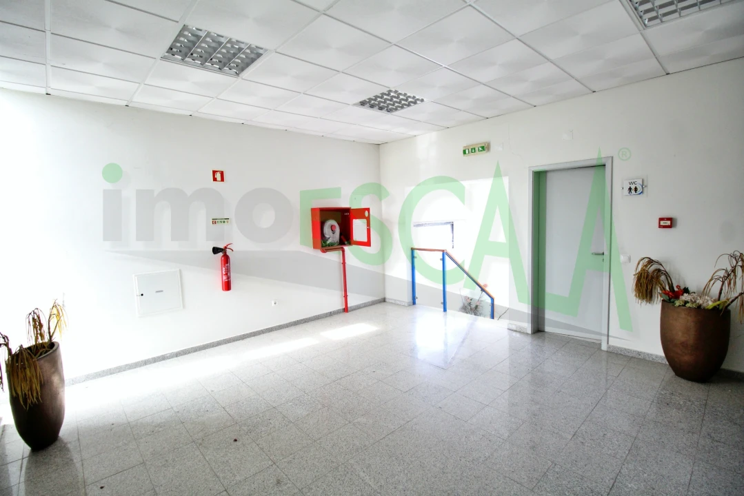 Armazém para Venda em Salvaterra de Magos e Foros de Salvaterra Foto 19