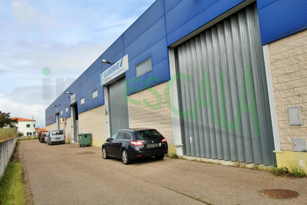 Armazém para Venda em Salvaterra de Magos e Foros de Salvaterra Foto 44