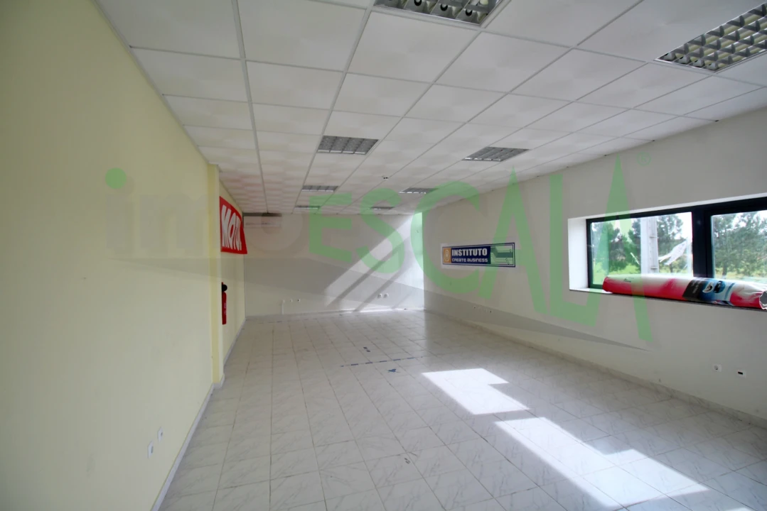 Armazém para Venda em Salvaterra de Magos e Foros de Salvaterra Foto 23