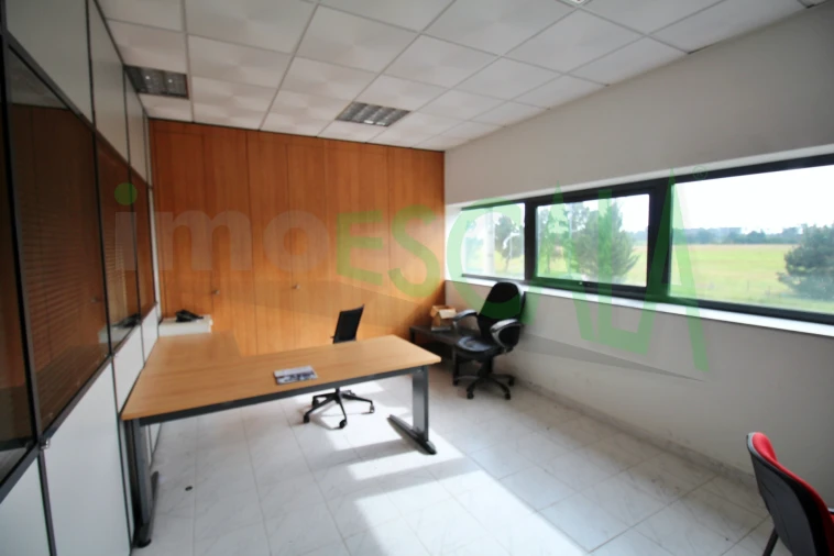 Armazém para Venda em Salvaterra de Magos e Foros de Salvaterra Foto 22