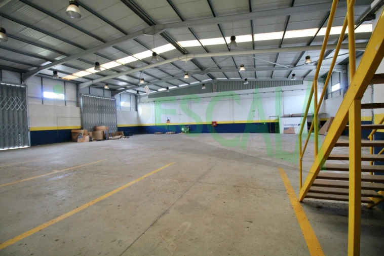 Armazém para Venda em Salvaterra de Magos e Foros de Salvaterra Foto 31