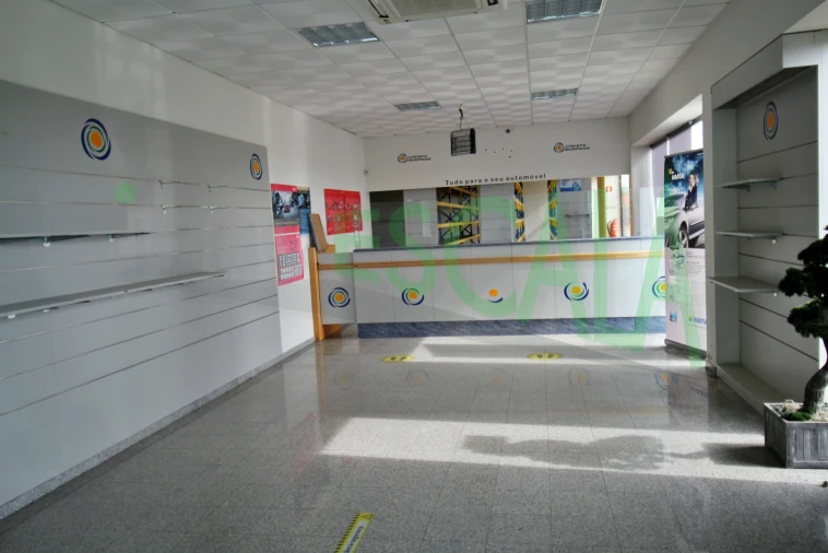 Armazém para Venda em Salvaterra de Magos e Foros de Salvaterra Foto 4