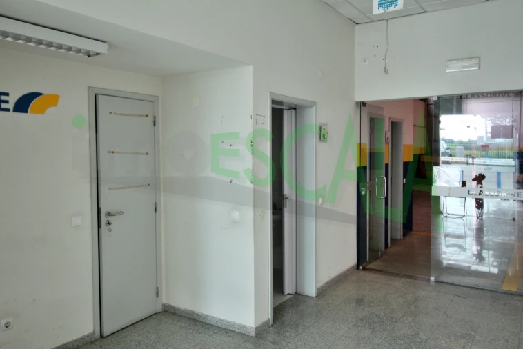 Armazém para Venda em Salvaterra de Magos e Foros de Salvaterra Foto 9