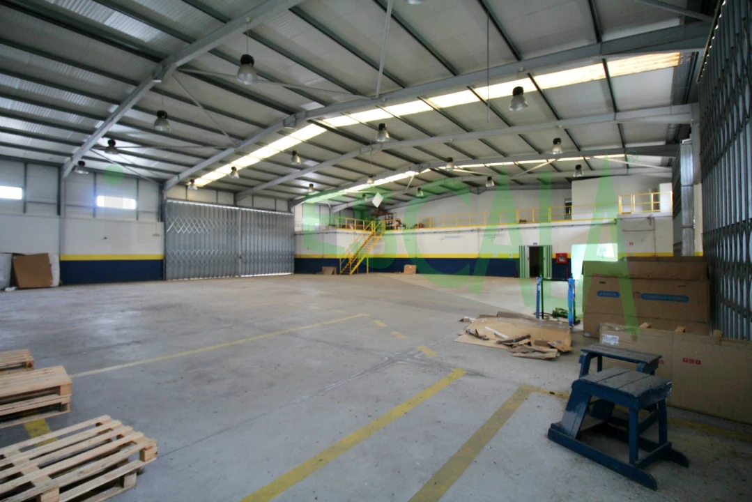 Armazém para Venda em Salvaterra de Magos e Foros de Salvaterra Foto 38