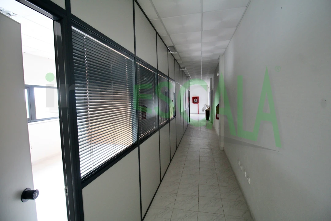 Armazém para Venda em Salvaterra de Magos e Foros de Salvaterra Foto 25