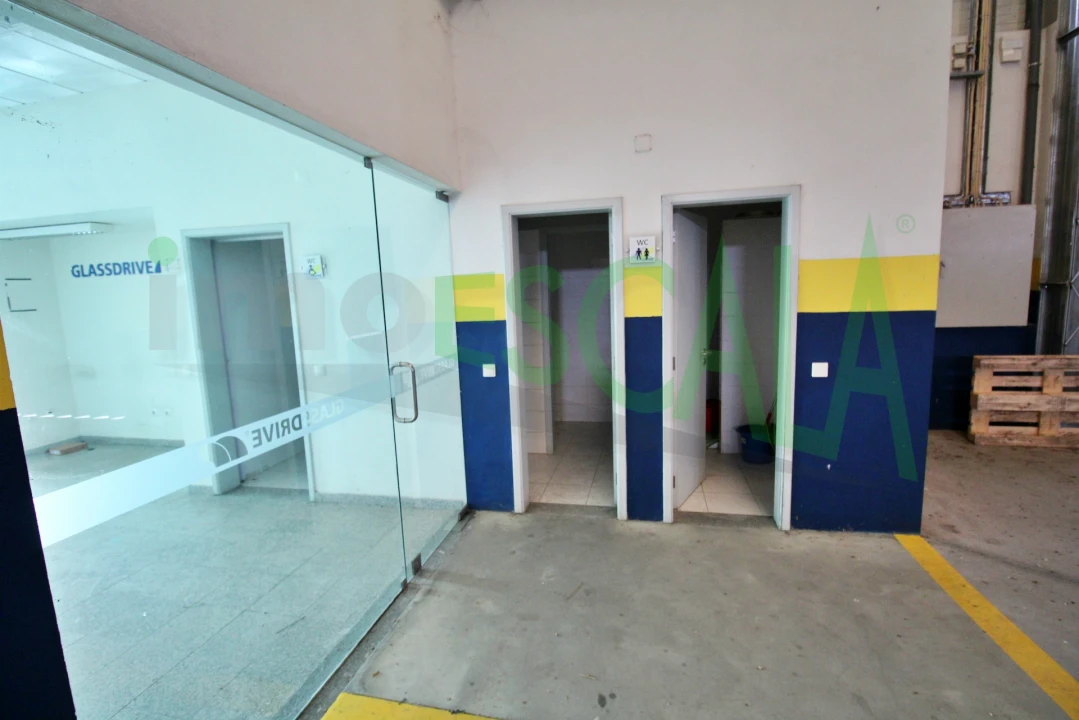 Armazém para Venda em Salvaterra de Magos e Foros de Salvaterra Foto 15