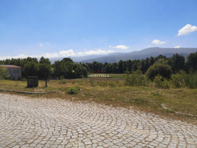 Terreno para Venda em Pinhanços Foto 4