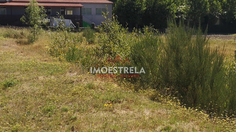 Terreno para Venda em Pinhanços