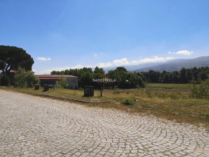 Terreno para Venda em Pinhanços Foto 4