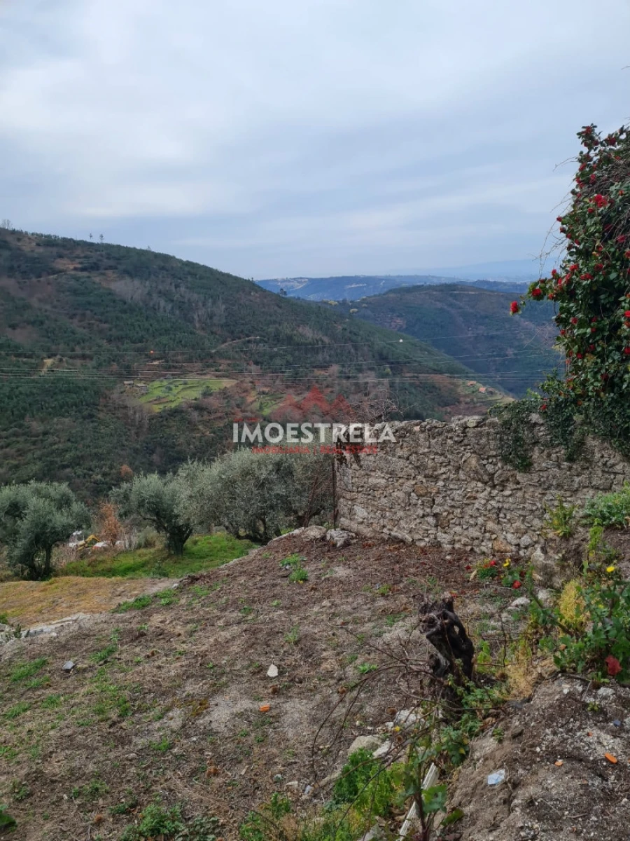 Moradia T2 para Venda em Valezim Foto 3