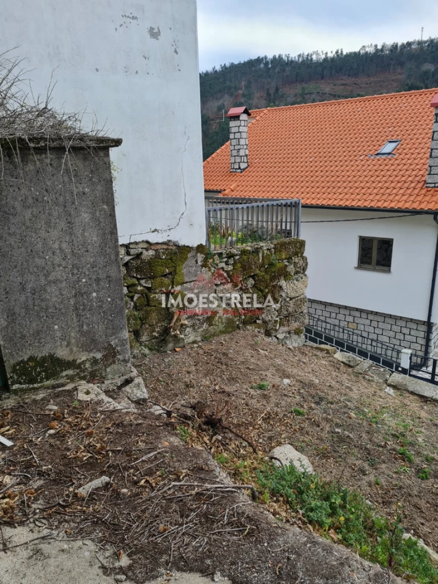 Moradia T2 para Venda em Valezim Foto 10