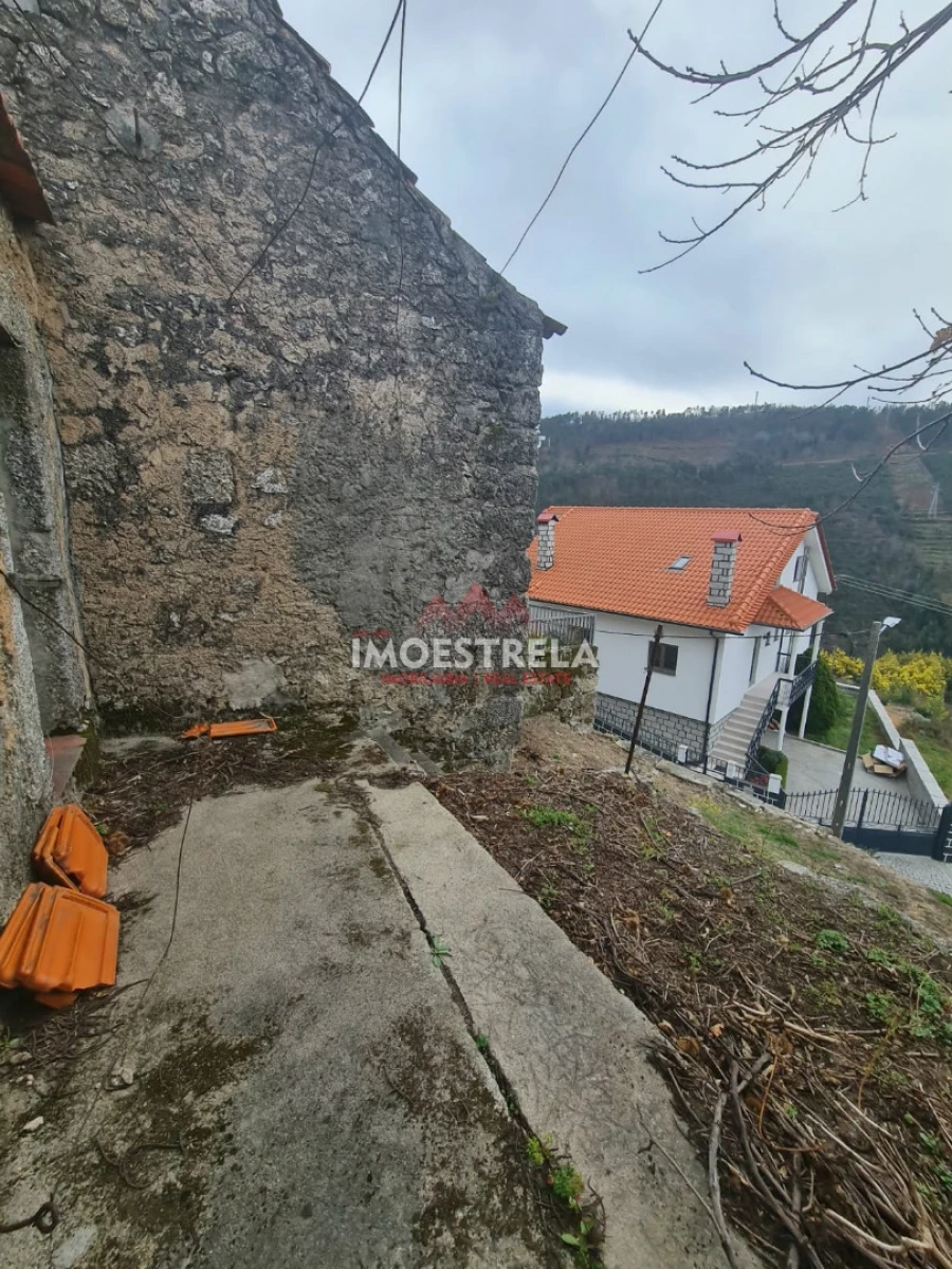 Moradia T2 para Venda em Valezim Foto 9