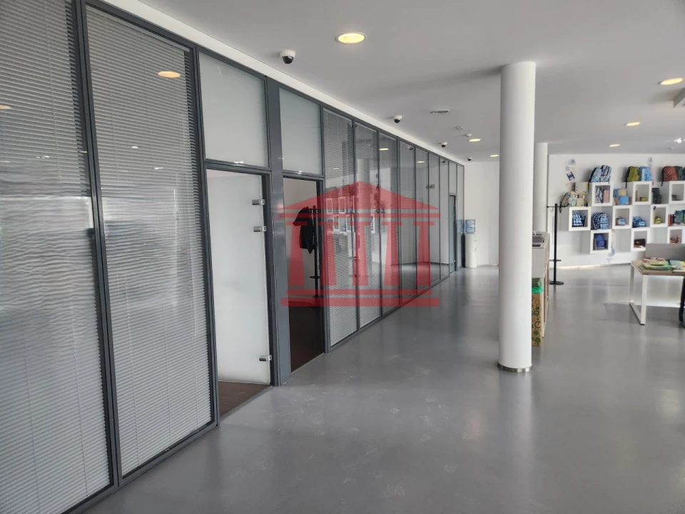 Loja para Venda em Barcelos, V.Boa, V.Frescainha Foto 2