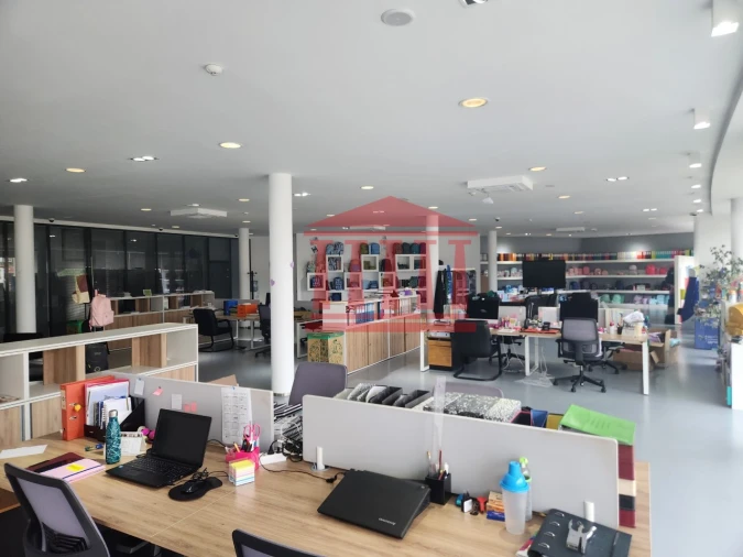 Loja para Venda em Barcelos, V.Boa, V.Frescainha Foto 3