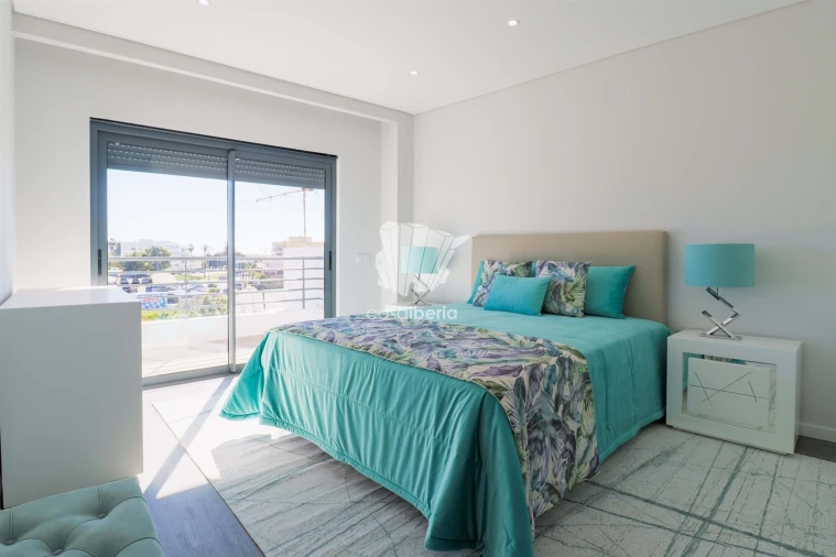 Apartamento T3 para Venda em Quelfes Foto 9