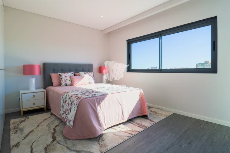 Apartamento T3 para Venda em Quelfes Foto 7