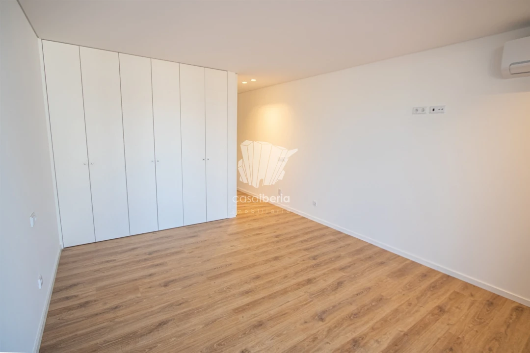 Apartamento T2 para Venda em Olhão Foto 10