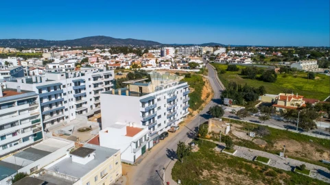 Apartamento T3 para Venda em Quelfes