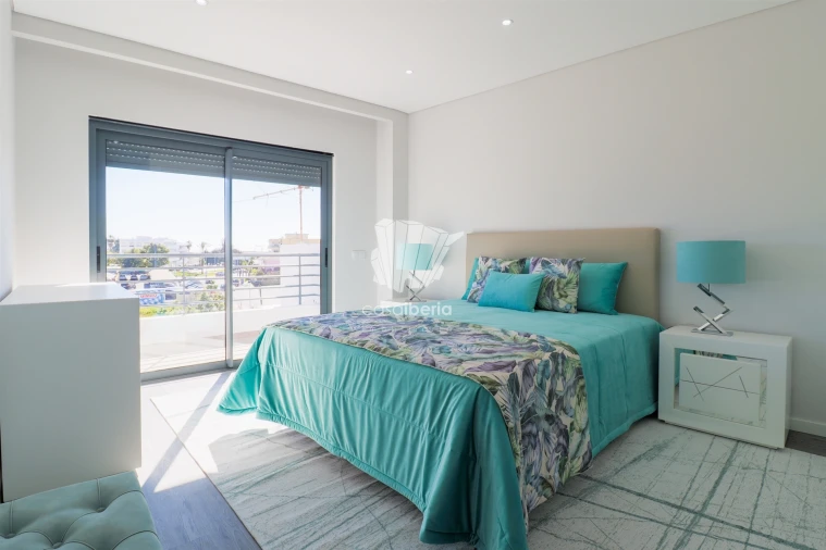 Apartamento T3 para Venda em Quelfes Foto 4