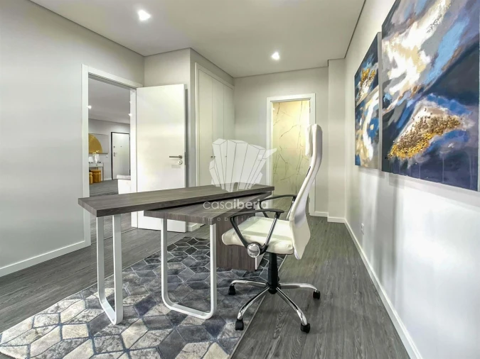 Apartamento T3 para Venda em Quelfes Foto 15