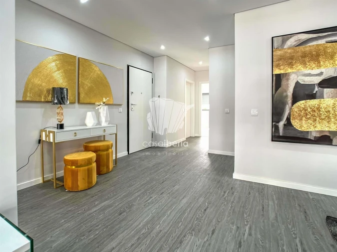 Apartamento T3 para Venda em Quelfes Foto 13