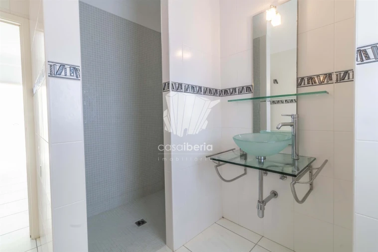 Moradia T3 para Venda em Odiaxere Foto 15