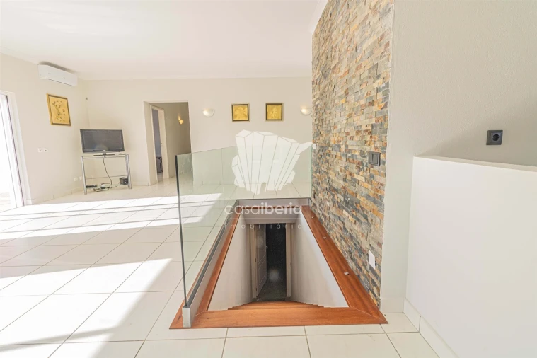 Moradia T3 para Venda em Odiaxere Foto 12