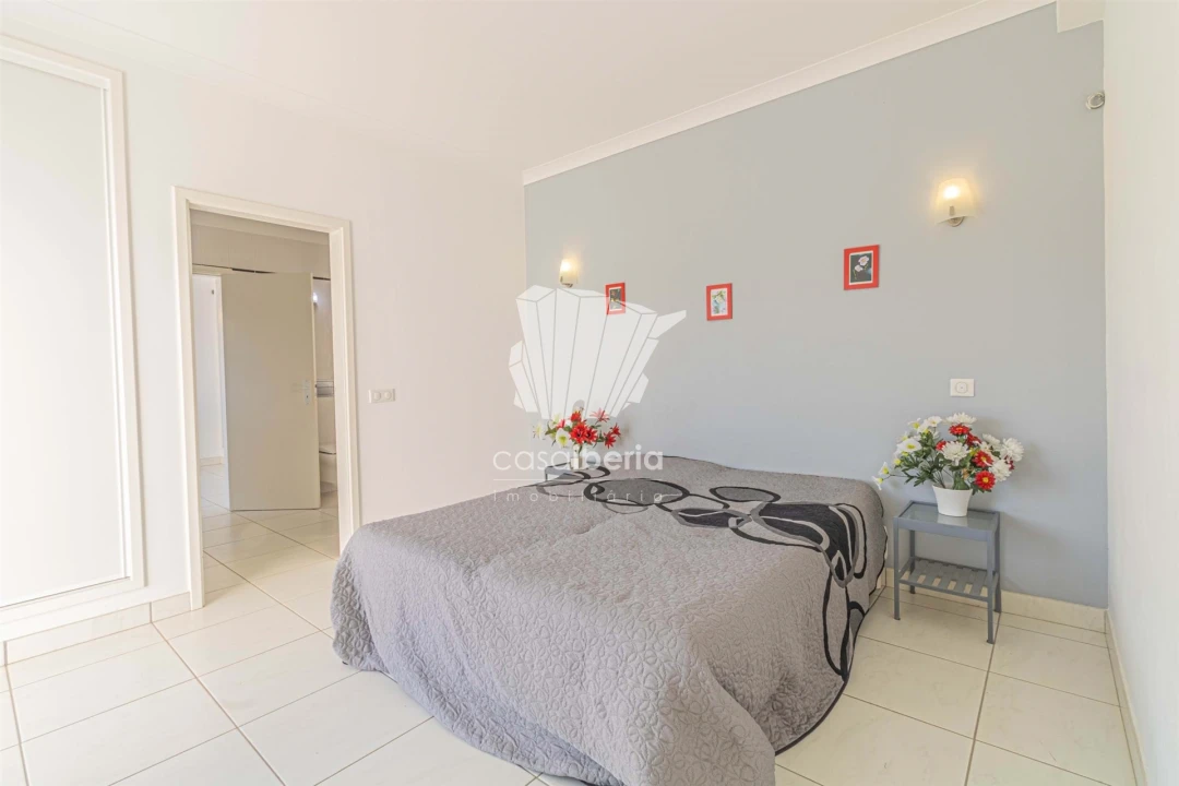 Moradia T3 para Venda em Odiaxere Foto 9