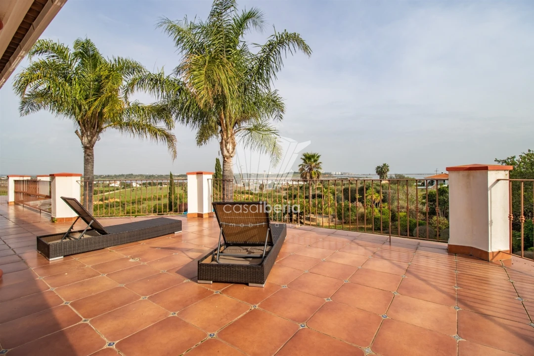 Moradia T5 para Venda em Odiaxere Foto 29