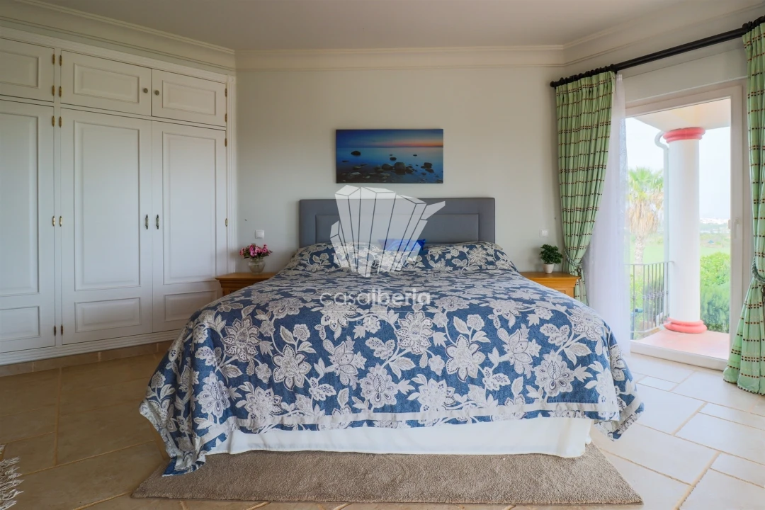 Moradia T5 para Venda em Odiaxere Foto 16