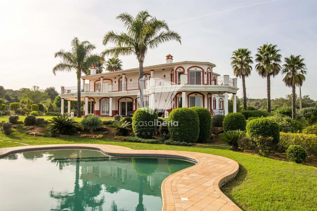 Moradia T5 para Venda em Odiaxere Foto 1