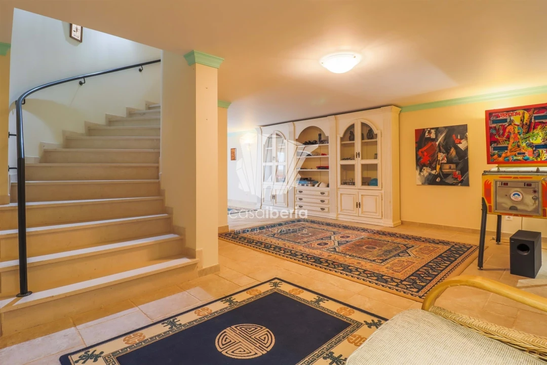 Moradia T5 para Venda em Odiaxere Foto 8