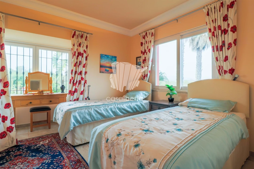 Moradia T5 para Venda em Odiaxere Foto 14