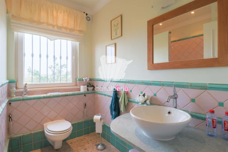 Moradia T5 para Venda em Odiaxere Foto 4