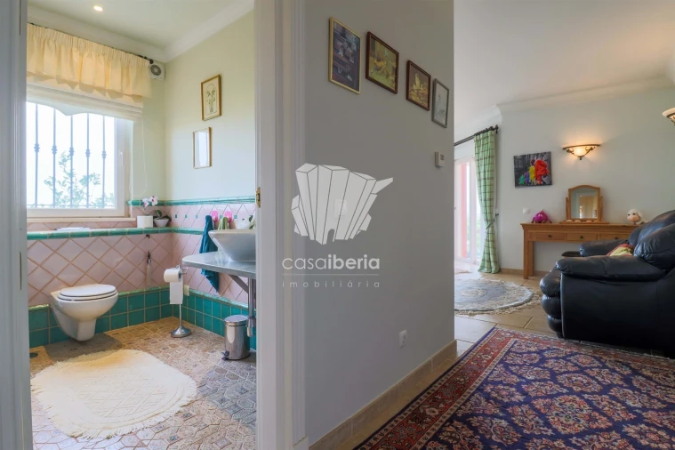 Moradia T5 para Venda em Odiaxere Foto 5